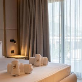 South Inn Marina Hotel，位于伏罗拉的酒店