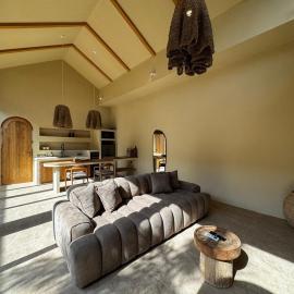 1 BR Private Pool Villa for Two - Casa Manja，位于Krambitan的酒店