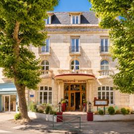 LOGIS Hotel Majestic Chatelaillon Plage - La Rochelle,位于沙特拉永普拉日的酒店