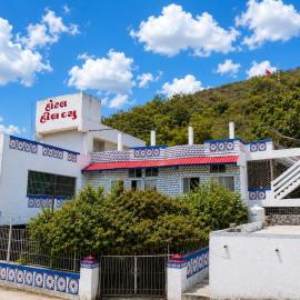 Hotel HillView, Junagadh，位于朱纳格特的酒店