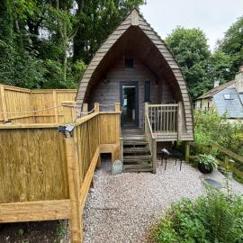 Heaves woodlands cottages and pods，位于利文斯的酒店