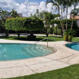 Casa Viveros cerca de jardines 3 recamaras albercas y 2 estacionamientos，位于休特佩克的酒店