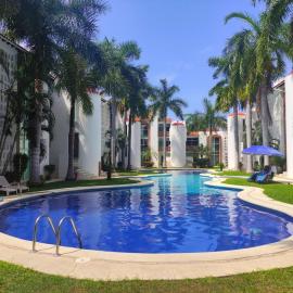 Top Pool Condo in Ixtapa's Hotel Area，位于伊斯塔帕的酒店