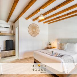 Beach House by ULIV，位于恩塞纳达港的酒店