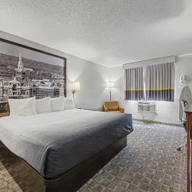Super 8 by Wyndham Dubuque，位于迪比克的酒店