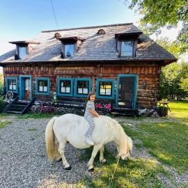 Small Apartment in Breb s Cosy Barn，位于Breb的酒店