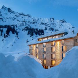 Ski Hotel Mondschein 1739,位于施图本阿尔贝格的酒店