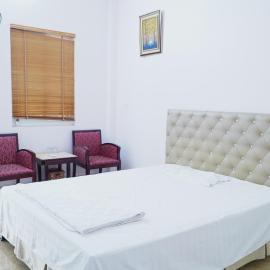 Ngày Mới Hotel，位于Nghĩa Lộ的酒店
