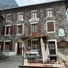 Albergo Nonaj，位于Monticello d'Alba的酒店
