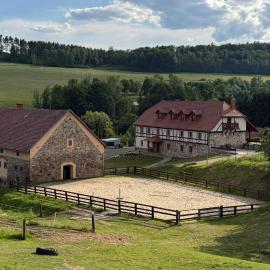 Agroturystyka Folwark Natura，位于Wleń的酒店
