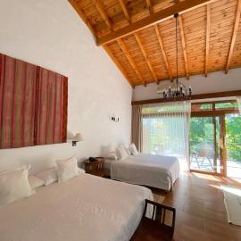 San Ceferino Hotel & Spa，位于开门的酒店