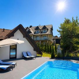 Mergen Bike & Ski Resort- basen, sauna, jacuzzi，位于涅兹卡城堡的酒店