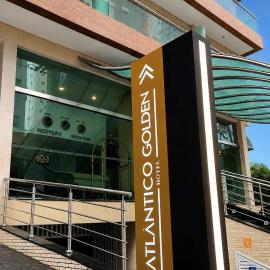 Atlântico Golden Apart Hotel，位于桑托斯的酒店