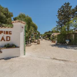 Camping Villaggio Egad，位于法维尼亚纳的酒店