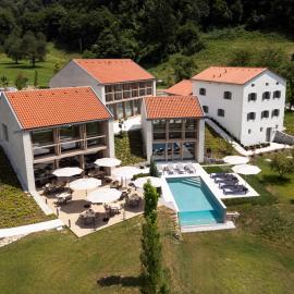 Zen Emerald Resort & Spa, Soča river，位于莫斯特纳索契的酒店
