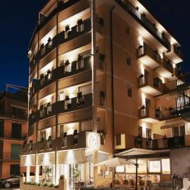 Hotel Florida Lerici，位于莱里奇的酒店