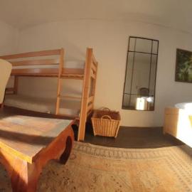 Sleep & Go - Sechsbettzimmer inkl 2 Luftbetten mit Gemeinschaftsbad，位于松托芬的酒店