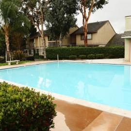 Luxurious 2 Bedroom Condo Shortest Walk To Disney，位于安纳海姆的酒店