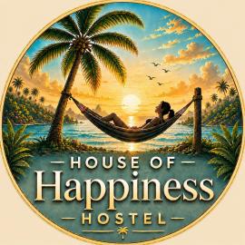 House Of Happiness Hostel With Rooftop 7 min by walk from Pier，位于通萨拉的酒店
