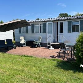 Camping BuitenRijk - Chalet D35，位于Valthermond的酒店