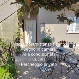 Marco - camere con bagno privato vicino al centro