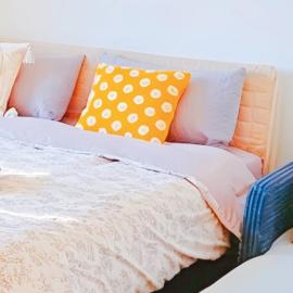 Great for Families in Lourinhã-Double Rooms-Private Baths-Free Parking & Extra Bed，位于劳林哈的酒店