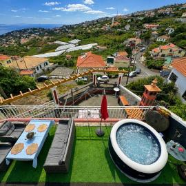 Ponta do Sol Villa，位于蓬他达维托亚的酒店