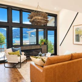 Designer Lakefront Condo E3 Wapato Point Chelan，位于曼森的酒店