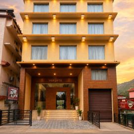 The Ginger McLeodGanj-By Vaikunth Centrally Heated & Air Cooled # Near Mall Road # Big Parking # Lift #Spacious Rooms # Most Awarded # Property Of The Year #,位于麦罗肯机的酒店