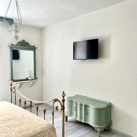 Mergozzo B&B Villa Falesia，位于梅尔戈佐的酒店