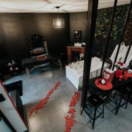 La Maison Coquine Love Room Balnéo，位于贝休恩的酒店