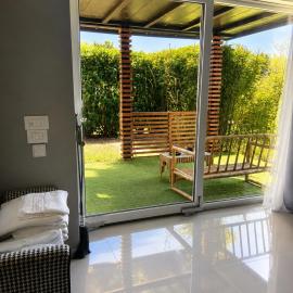 Bambuus Garden & Spa，位于Drăgăşani的酒店