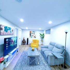 Cozy New Home in Moncton Near Casino&Magnetic Hill，位于蒙克顿的酒店