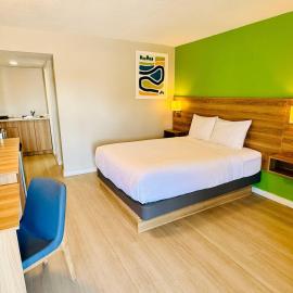 Park Inn by Radisson, Quesnel，位于克内尔的酒店
