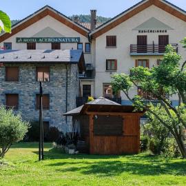 Hotel Acebo & Natura，位于卡斯铁略－德哈卡的酒店