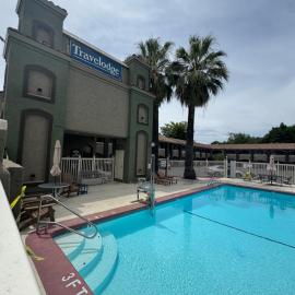 Travelodge by Wyndham Redding CA，位于雷丁的酒店