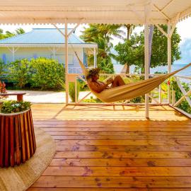 Opoa Beach Hotel，位于Opoa的酒店