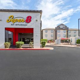 Super 8 by Wyndham Mesa Gilbert，位于梅萨的酒店