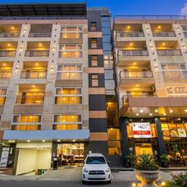 Sunday Sky Hotel in Korean Town Angeles, Near Clark International Airport，位于Pampang的酒店