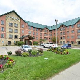 Staybridge Suites West Des Moines by IHG，位于克莱夫的酒店