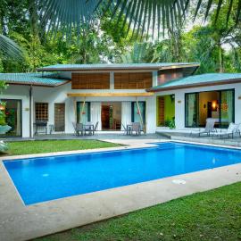 Villa Cabu & Casa Color Caribe，位于蓬塔乌巴的酒店