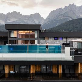 Wellnessresort und Kaiserjuwel Seiwald 4 Stern Superior，位于格英的酒店