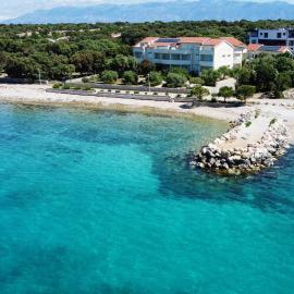 Lili Rose Mandre - Sea View & Beach 70m, Family Apartments，位于曼德雷的酒店
