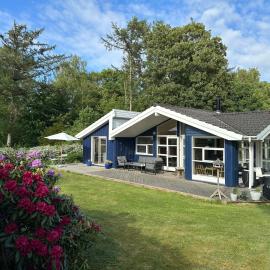 Vejby Strand cabin near beach & Heatherhill - 101 m2，位于瓦伊比的酒店