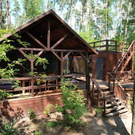 Leśny Domek nad jeziorem Budziszewskim Grzybowo wielkopolska，位于Grzybowo的酒店
