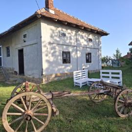 Dragačevska kuća na bregu- Heritage House，位于Viča的酒店