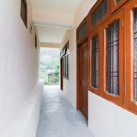 Hotel O Dp Bar,位于Rāmpur的酒店