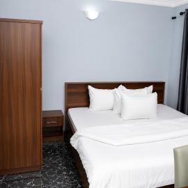 Luxury 1 Bed, 1 bath Apartment in Ota，位于Otta的酒店