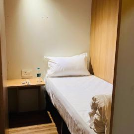 Lowfare Hotels Bengaluru，位于班加罗尔的酒店