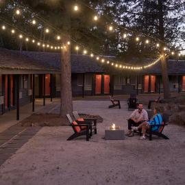 Trailhead Lodge，位于本德的酒店